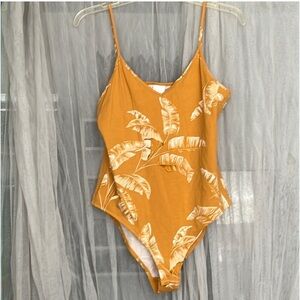⭐️ H & M yellow w/ white palm trees v-neck bodysuit adjustable straps size M